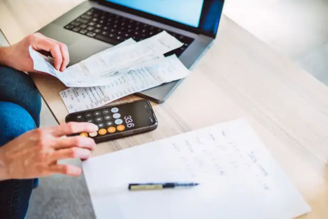 Practical ways to control impulse spending in the UAE