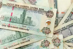 Small Changes That Improve Your Financial Life in the UAE